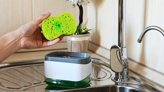 Dispensador De Jabon Liquido Lavaplatos Con Esponja Soporte Color Blanco